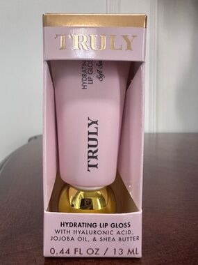 TRULY Hydrating Lip Gloss - soft serve